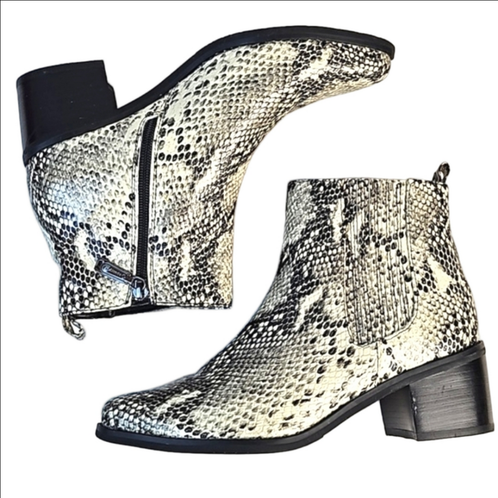 Blondo Elvina Waterproof Black Cream Snake Embossed Leather Ankle Bootie